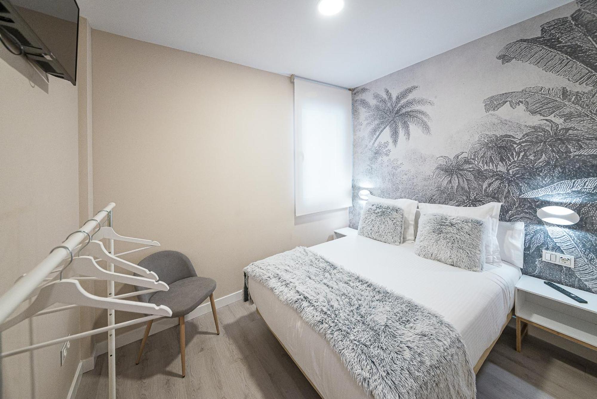 Hostal Plaza Boutique (Adults Only) Сарагоса Екстер'єр фото